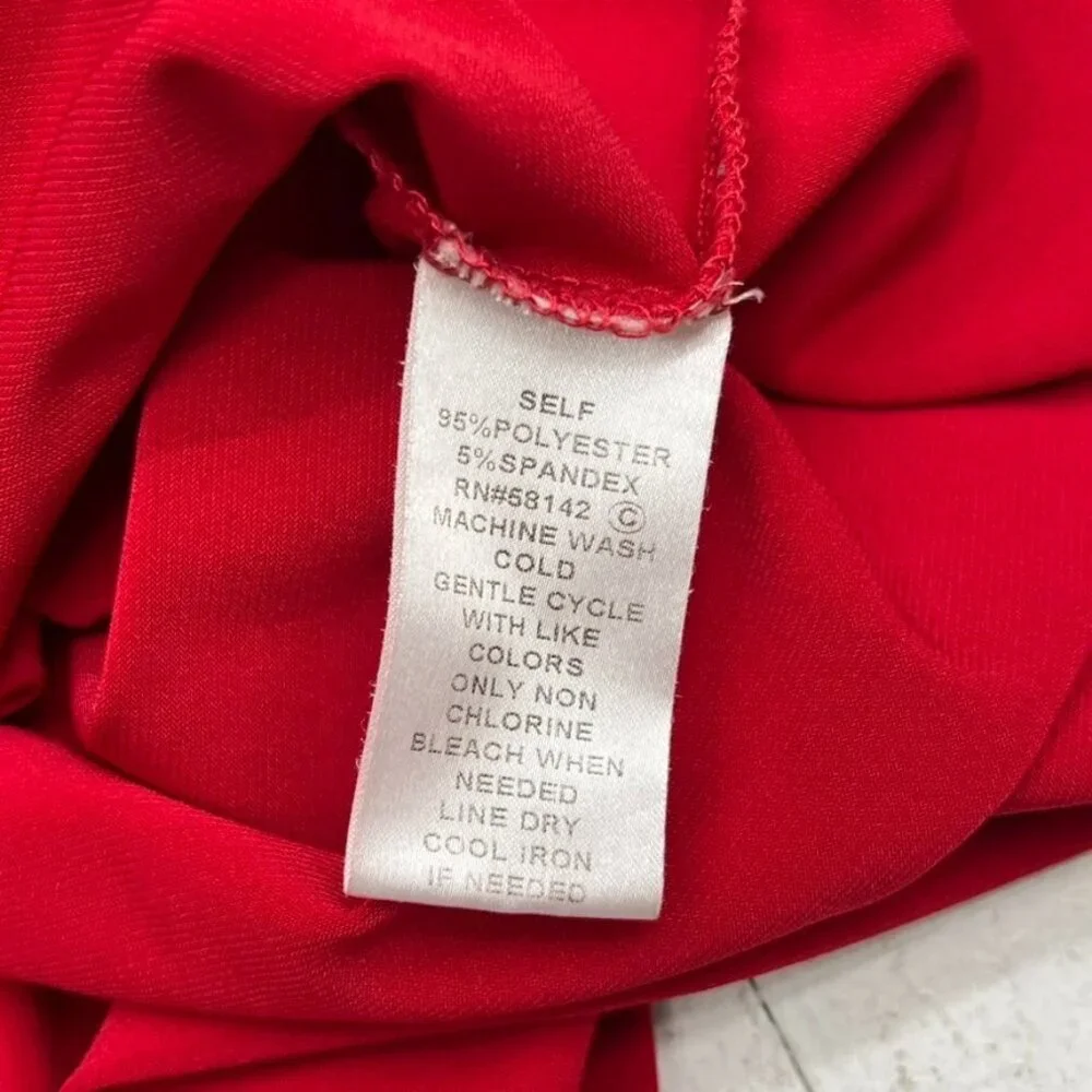 London Times Red V-Neck Sleeveless Ruched A-Line Dress - Picture 3 of 4